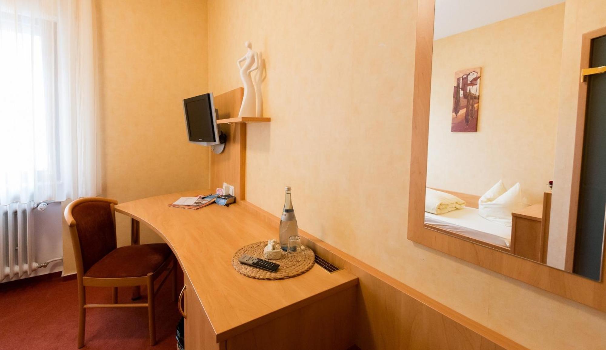 Hotel Ochsen Ammerbuch Habitación foto